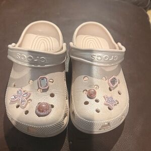 CROCS Kids' Gold Clogs with Pink Charms